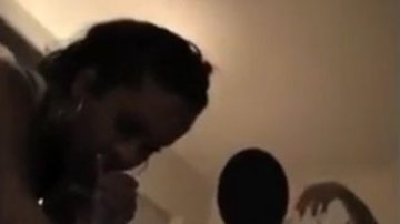 Imagem Filha de Whitney Houston é filmada fumando maconha