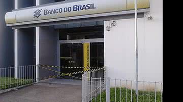 Imagem Quadrilha arromba agência do BB em Ubatã