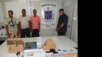 Imagem Traficante é preso com 11 kg de maconha escondido em casa