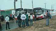 Imagem Estudantes barram saída de ônibus em Vitória da Conquista