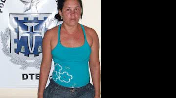 Imagem Mulher é flagrada com drogas na virilha e nos seios