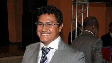 Imagem No vaivém dos deputados federais, Popó fica