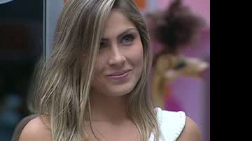 Imagem Namoradeira do BBB12 é eliminada com 66% dos votos