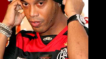 Imagem Assis garante permanência de R10 no Flamengo
