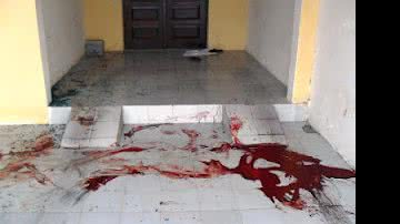 Imagem Jovem é baleado e esmagado em portão