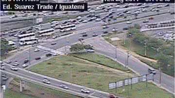 Imagem Acidente e obra na via congestionam o tráfego