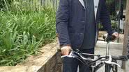 Imagem Para perder uns quilinhos, Ronaldo vai trabalhar de bike