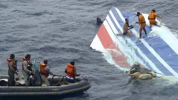 Imagem França faz cerimônia em memória dos mortos no Airbus