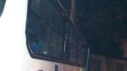 Imagem Ônibus bate em poste na Pinto de Aguiar e deixa 15 feridos