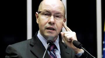 Imagem Pesquisa comprova que Goianos querem cassação de Demóstenes Torres 