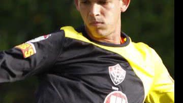 Imagem Goleiro Fernando está oficialmente fora do Vitória