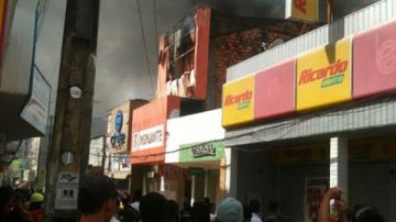 Imagem Incêndio atinge loja da Insinuante em Valença