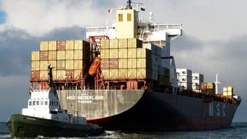 Imagem  Mercúrio vaza no Porto de Salvador, afirmam estivadores. Empresa nega