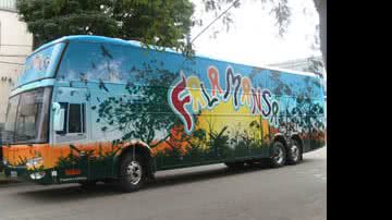 Imagem Ônibus da banda Falamansa se envolve em acidente
