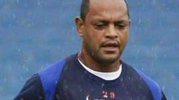 Imagem Ex-atacante do Vitória é detido por não pagar pensão