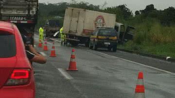 Imagem Acidente congestiona BR-324