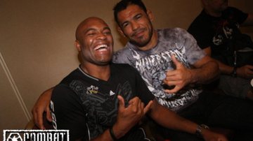 Imagem UFC convoca Anderson Silva e Minotauro para salvar evento no Rio