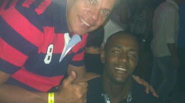 Imagem Prefeito cai no samba com Diogo Nogueira