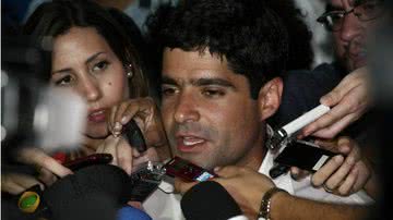 Imagem Neto comemora como eleito e debocha do Ibope