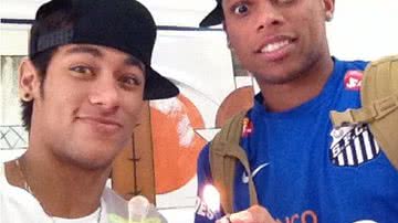 Imagem Neymar mostra que é fã de Avenida Brasil