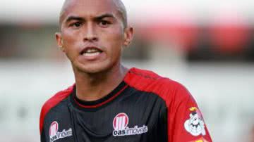 Imagem Volta de Nino ao Vitória pode ser barrada pelo departamento físico