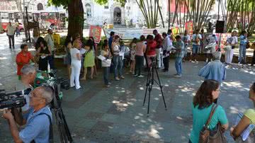 Imagem Professores fazem mobilização na Praça da Piedade nesta manhã 
