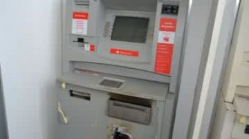 Imagem Bandidos arrombam caixas eletrônicos em Feira de Santana 