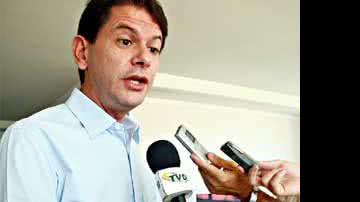 Imagem Cid Gomes foge da presidente Dilma Rousseff