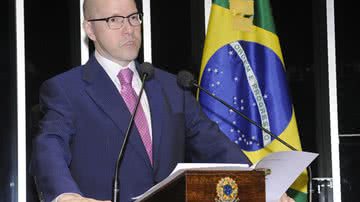 Imagem Para evitar cassação, Demóstenes pede perdão 