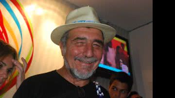 Imagem Domingos Leonelli é hospitalizado e coletiva é cancelada