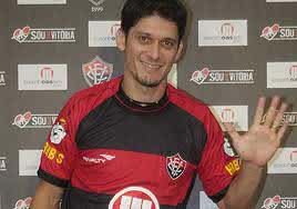 Imagem Atacante Edu rescinde contrato com o Vitória