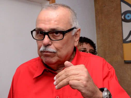 Imagem Corpo do carnavalesco Fernando Boulhosa será cremado nesta segunda