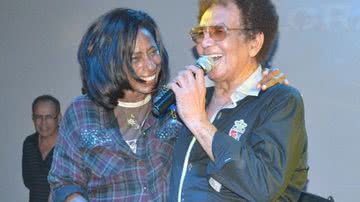 Imagem Glória Maria tieta Reginaldo Rossi durante São João