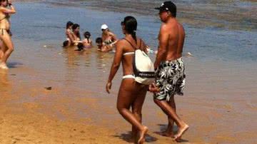 Imagem Primeira-dama de Salvador mostra corpão em Praia do Forte