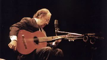 Imagem João Gilberto dá “calote” em teatro