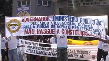 Imagem Servidores penitenciários paralisam atividades