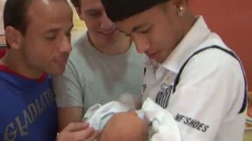 Imagem Neymar leva filho ao treino