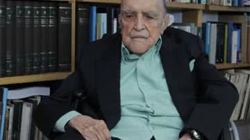 Imagem Oscar Niemeyer apresenta melhora no quadro clínico, diz médico