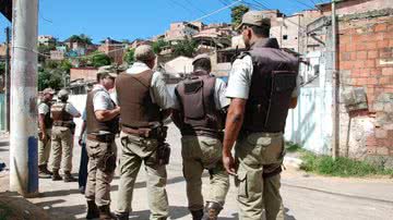 Imagem Polícia é recebida a bala no Beiru