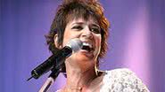 Imagem Simone cai em show