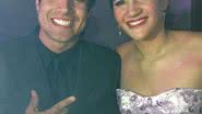 Imagem Caio Castro posa com debutante em Salvador