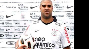 Imagem Adriano é multado por faltar treino