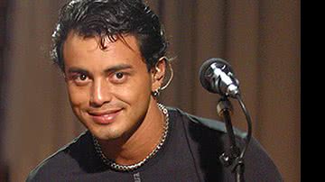 Imagem Cantor Renner é internado com síndrome do pânico