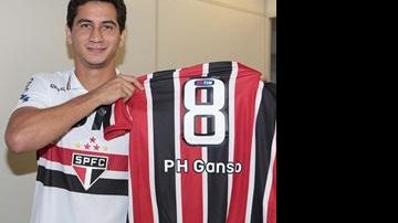 Imagem Ganso assina contrato de cinco anos e é jogador do São Paulo 
