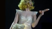 Imagem Lady Gaga ganha vibrador de fã em pleno show