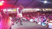 Imagem Mulher Melancia torce joelho no Salvador Fest