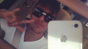 Imagem Neymar posta foto no Twitter antes do treino 
