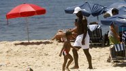 Imagem Seedorf curte praia no Rio de Janeiro com a família