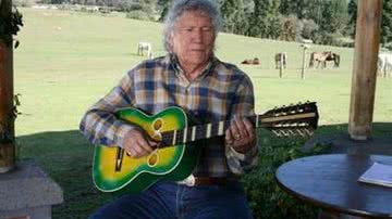 Imagem Cantor Tinoco morre em hospital de SP