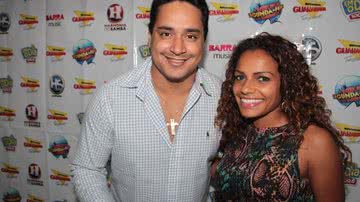 Imagem Atores Daniel Rocha e Ronny Kriwat tietam Xanddy